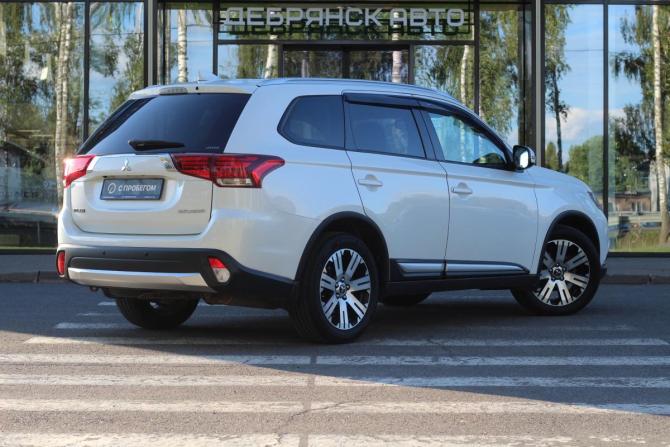 Mitsubishi Outlander III Рестайлинг 3 с пробегом 2018 года, цена 1 990 000 рублей, 159032 км, внедорожник, Автокод Объявления