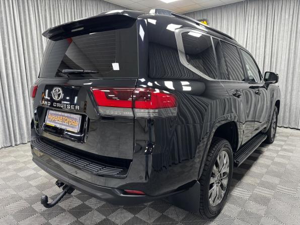 Toyota Land Cruiser 300 Series с пробегом 2022 года, цена 10 370 000 рублей, 64826 км, внедорожник, Автокод Объявления