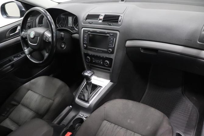 Skoda Octavia II (A5) Рестайлинг с пробегом 2011 года, цена 618 000 рублей, 222825 км, лифтбек, Автокод Объявления