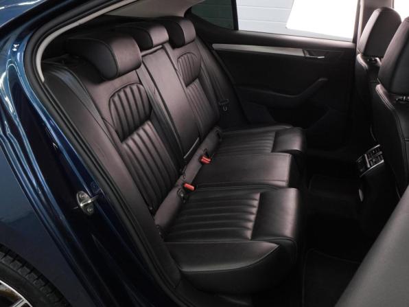 Skoda Superb III Рестайлинг с пробегом 2019 года, цена 2 406 000 рублей, 144397 км, лифтбек, Автокод Объявления