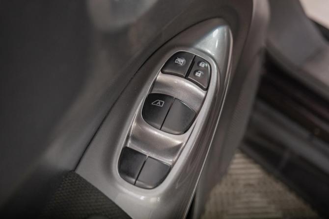 Nissan Juke I Рестайлинг с пробегом 2014 года, цена 1 329 000 рублей, 70070 км, внедорожник, Автокод Объявления