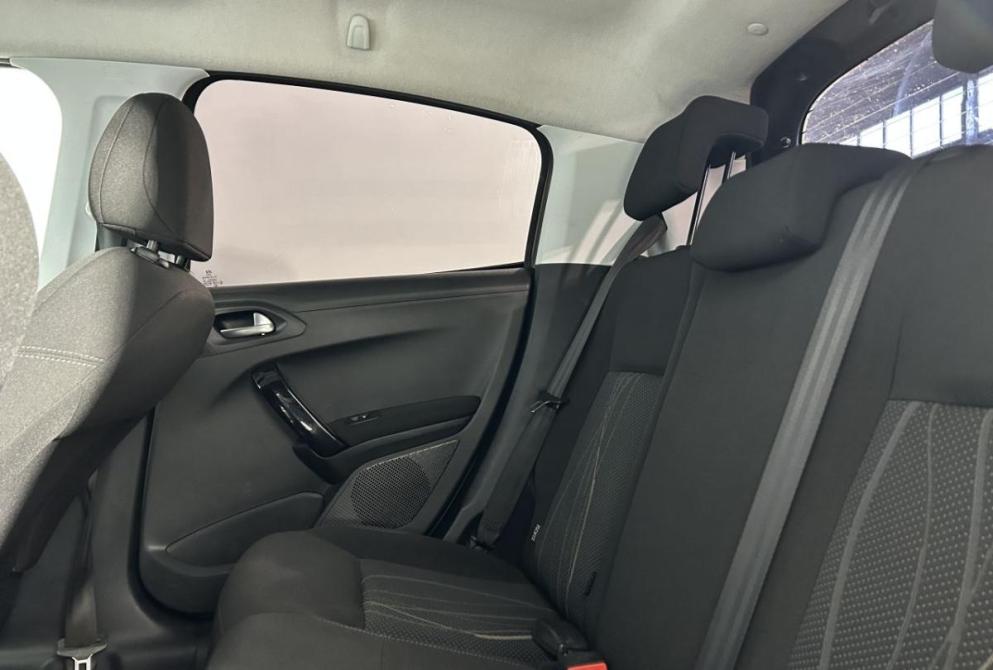 Peugeot 208 I Саранск  - изображение 21