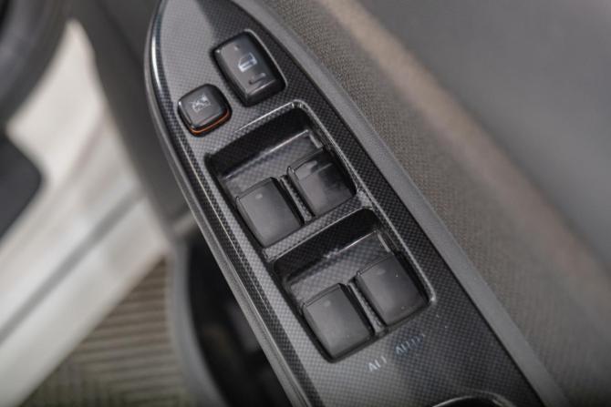 Toyota Wish I Рестайлинг с пробегом 2005 года, цена 999 000 рублей, 300000 км, компактвэн, Автокод Объявления