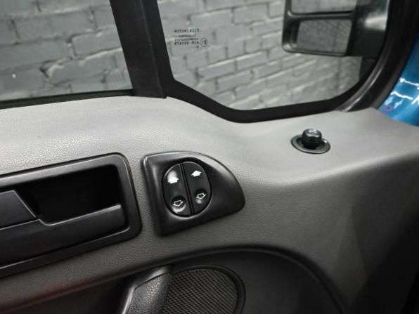 Ford Tourneo Connect I с пробегом 2006 года, цена 600 000 рублей, 282549 км, минивэн, Автокод Объявления