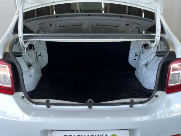 Renault Logan II с пробегом 2017 года, цена 650 000 рублей, 165313 км, седан, Автокод Объявления