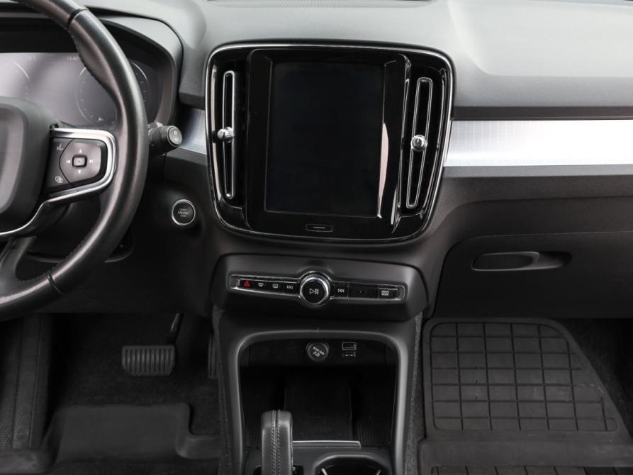 Volvo XC40 I Москва  - изображение 13