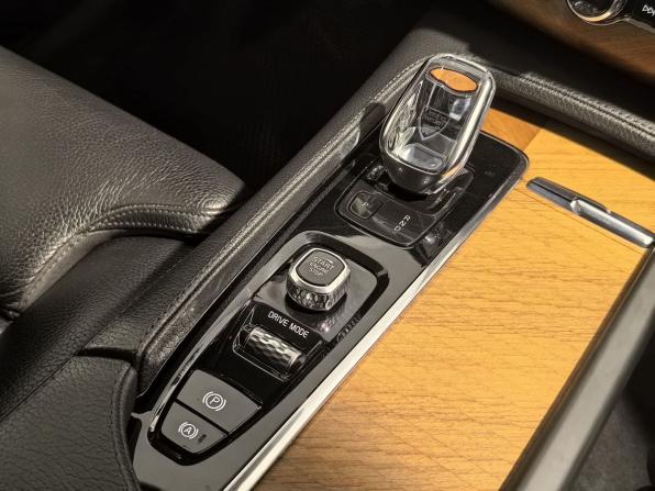 Volvo XC90 II Рестайлинг 1 с пробегом 2021 года, цена 4 870 000 рублей, 89201 км, внедорожник, Автокод Объявления