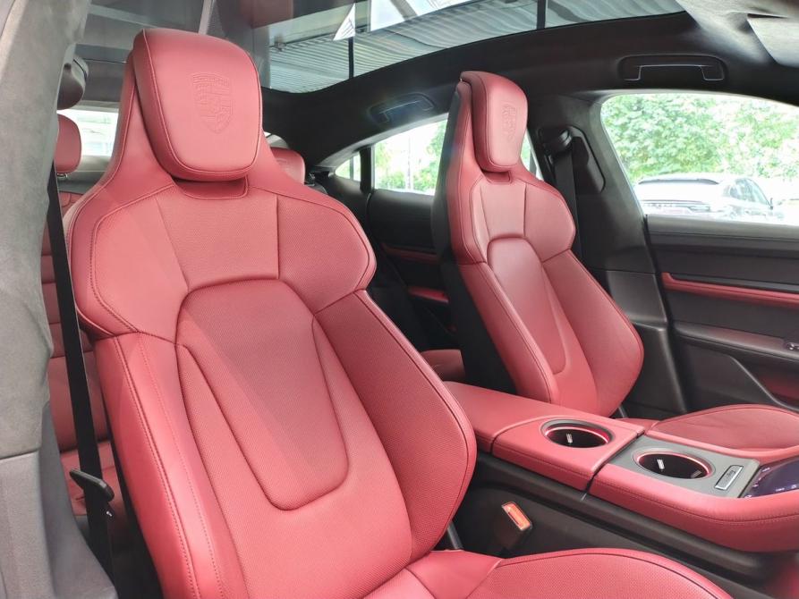 Porsche Taycan I Москва  - изображение 11