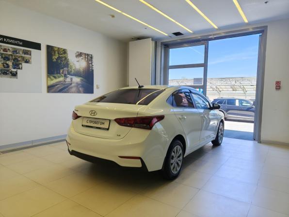 Hyundai Solaris II с пробегом 2017 года, цена 910 000 рублей, 207860 км, седан, Автокод Объявления