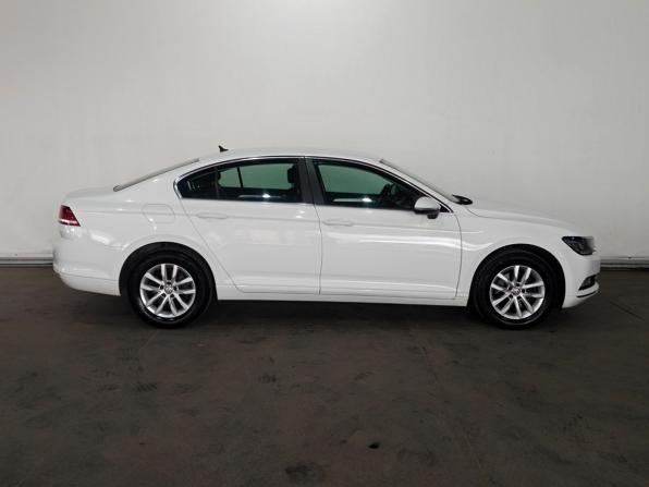 Volkswagen Passat B8 с пробегом 2018 года, цена 2 100 000 рублей, 93997 км, седан, Автокод Объявления