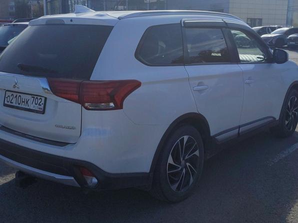 Mitsubishi Outlander III Рестайлинг 2 с пробегом 2018 года, цена 1 650 000 рублей, 141000 км, внедорожник, Автокод Объявления