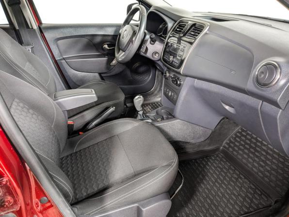 Renault Logan II с пробегом 2015 года, цена 649 000 рублей, 89000 км, седан, Автокод Объявления