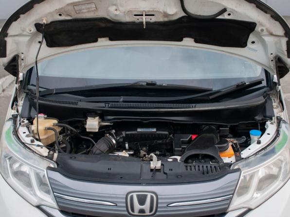 Honda Stepwgn V с пробегом 2015 года, цена 1 460 000 рублей, 431384 км, минивэн, Автокод Объявления