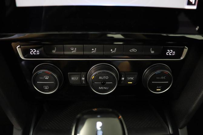 Volkswagen Passat B8 с пробегом 2019 года, цена 2 065 200 рублей, 178750 км, седан, Автокод Объявления