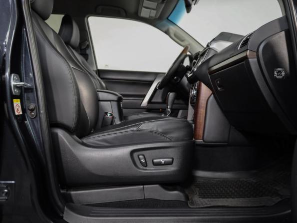 Toyota Land Cruiser Prado 150 Series Рестайлинг 1 с пробегом 2014 года, цена 3 349 000 рублей, 176492 км, внедорожник, Автокод Объявления