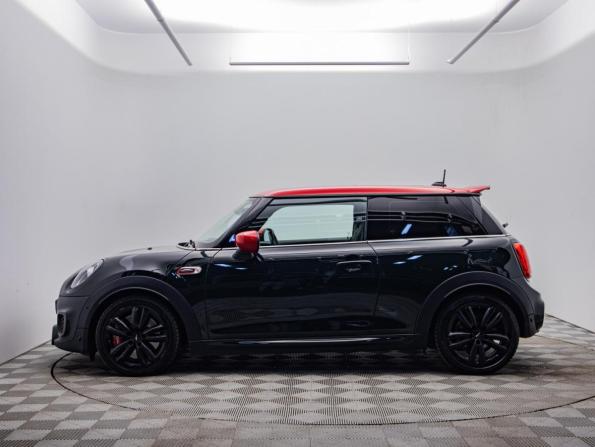 Mini Hatch III (F55/F56) Рестайлинг с пробегом 2020 года, цена 2 775 000 рублей, 79861 км, хэтчбек, Автокод Объявления