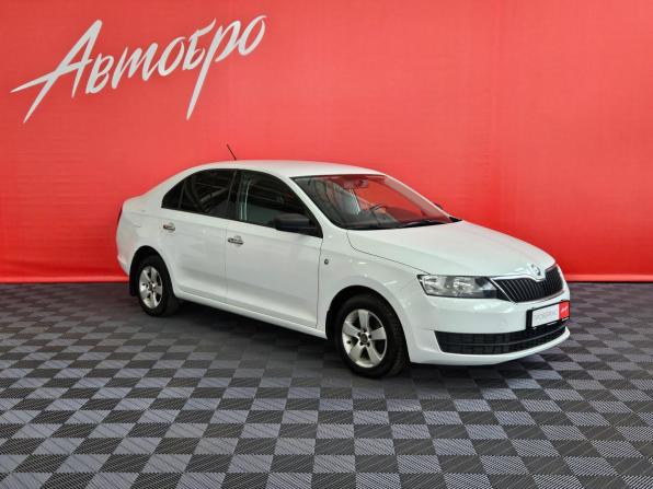 Skoda Rapid I с пробегом 2015 года, цена 945 000 рублей, 139479 км, лифтбек, Автокод Объявления