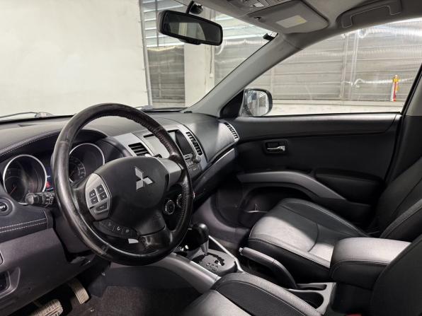 Mitsubishi Outlander II Рестайлинг с пробегом 2012 года, цена 1 299 800 рублей, 123000 км, внедорожник, Автокод Объявления