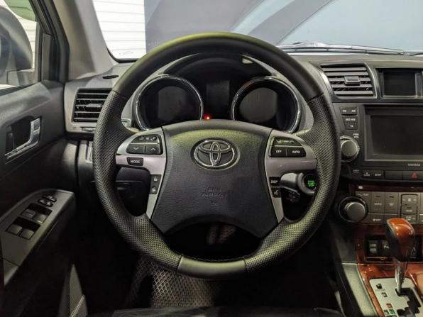 Toyota Highlander II (XU40) Рестайлинг с пробегом 2012 года, цена 1 945 000 рублей, 247036 км, внедорожник, Автокод Объявления