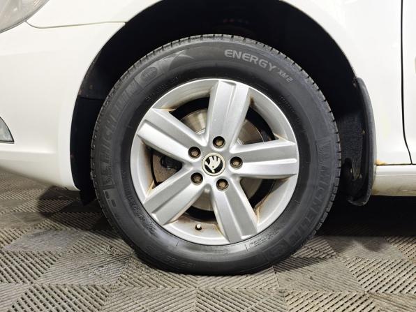 Skoda Octavia II (A5) Рестайлинг с пробегом 2013 года, цена 697 000 рублей, 251929 км, лифтбек, Автокод Объявления