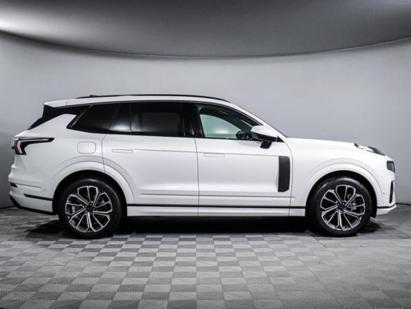 Lynk &amp; Co 09 с пробегом 2023 года, цена 5 590 000 рублей, 27605 км, внедорожник, Автокод Объявления