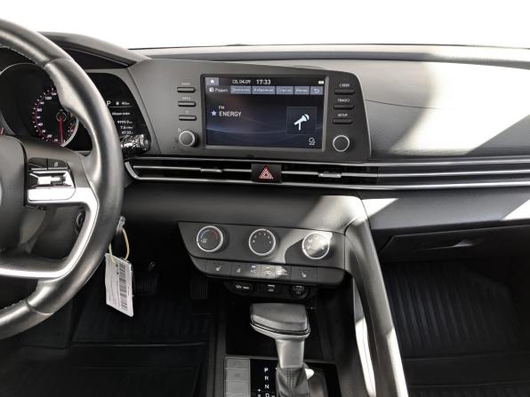 Hyundai Elantra VII (CN7) с пробегом 2022 года, цена 2 090 000 рублей, 44390 км, седан, Автокод Объявления
