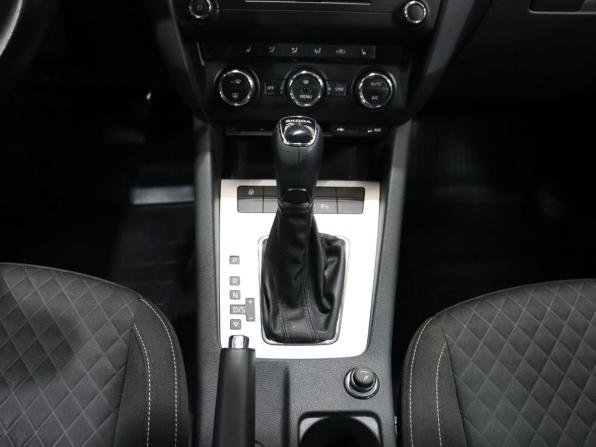 Skoda Octavia III (A7) с пробегом 2016 года, цена 1 590 000 рублей, 84299 км, лифтбек, Автокод Объявления