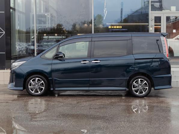 Toyota Noah III (R80) Рестайлинг с пробегом 2018 года, цена 2 300 000 рублей, 133048 км, минивэн, Автокод Объявления