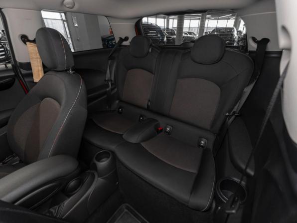 Mini Hatch III (F55/F56) с пробегом 2018 года, цена 1 950 000 рублей, 83694 км, хэтчбек, Автокод Объявления