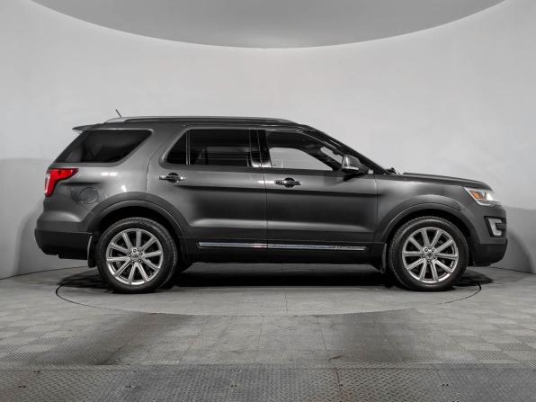 Ford Explorer V Рестайлинг с пробегом 2017 года, цена 2 490 000 рублей, 142892 км, внедорожник, Автокод Объявления