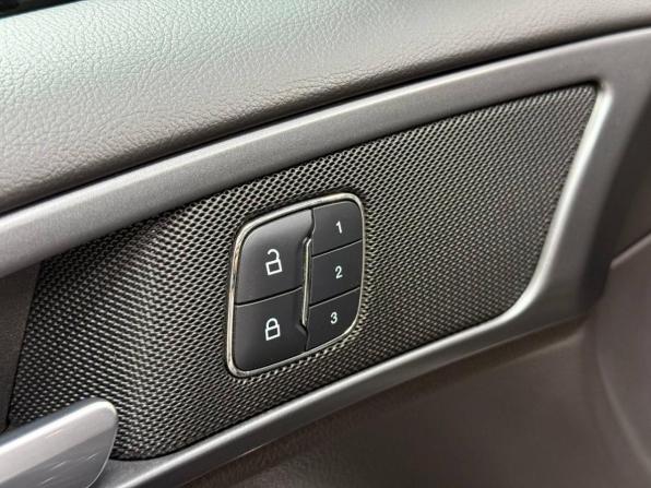 Ford Mondeo V с пробегом 2017 года, цена 1 820 000 рублей, 156605 км, седан, Автокод Объявления