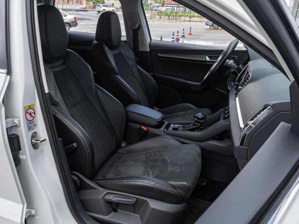 Skoda Karoq I с пробегом 2021 года, цена 2 349 000 рублей, 57531 км, внедорожник, Автокод Объявления