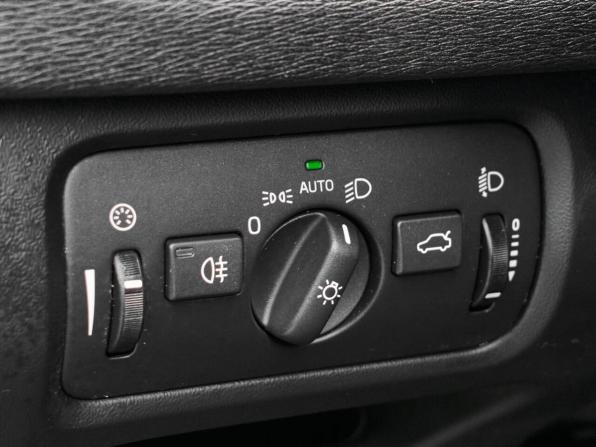 Volvo V40 Cross Country I с пробегом 2014 года, цена 1 650 000 рублей, 106567 км, хэтчбек, Автокод Объявления
