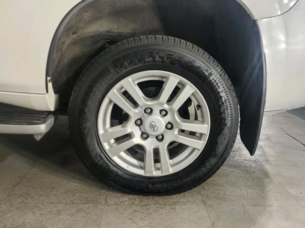 Toyota Land Cruiser Prado 150 Series Рестайлинг 1 с пробегом 2013 года, цена 2 699 000 рублей, 205910 км, внедорожник, Автокод Объявления
