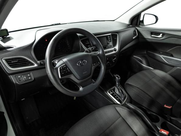 Hyundai Solaris II с пробегом 2018 года, цена 1 249 000 рублей, 109490 км, седан, Автокод Объявления