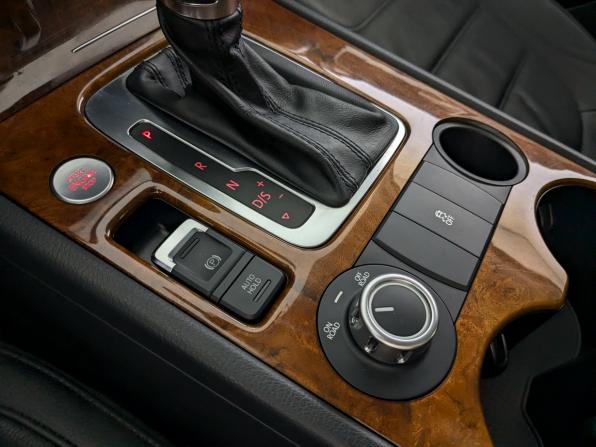 Volkswagen Touareg II с пробегом 2013 года, цена 1 952 500 рублей, 177393 км, внедорожник, Автокод Объявления