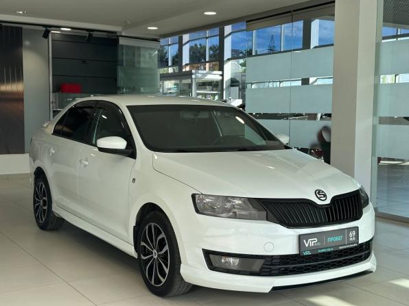 Skoda Rapid I с пробегом 2015 года, цена 1 297 000 рублей, 93544 км, лифтбек, Автокод Объявления