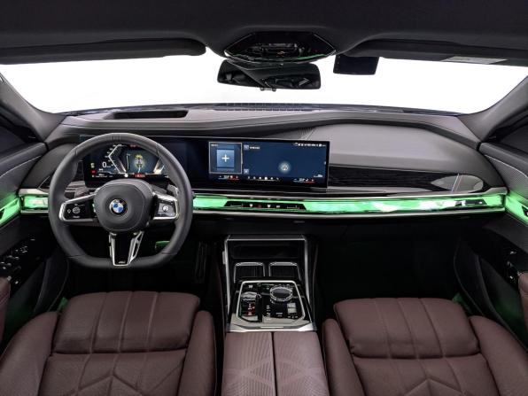 BMW 7 серии VII (G70) с пробегом 2025 года, цена 15 900 000 рублей, 8049 км, седан, Автокод Объявления