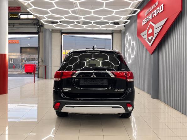 Mitsubishi Outlander III Рестайлинг 3 с пробегом 2019 года, цена 2 660 000 рублей, 68068 км, внедорожник, Автокод Объявления