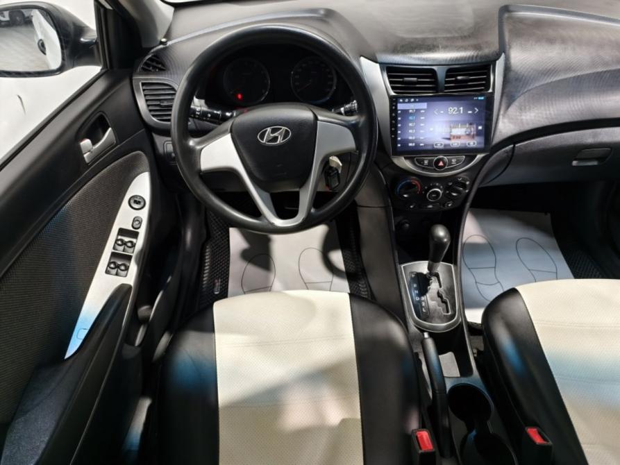 Hyundai Solaris I Курск  - изображение 9