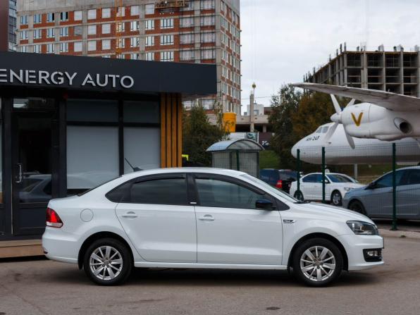 Volkswagen Polo V Рестайлинг с пробегом 2017 года, цена 1 245 000 рублей, 133650 км, седан, Автокод Объявления