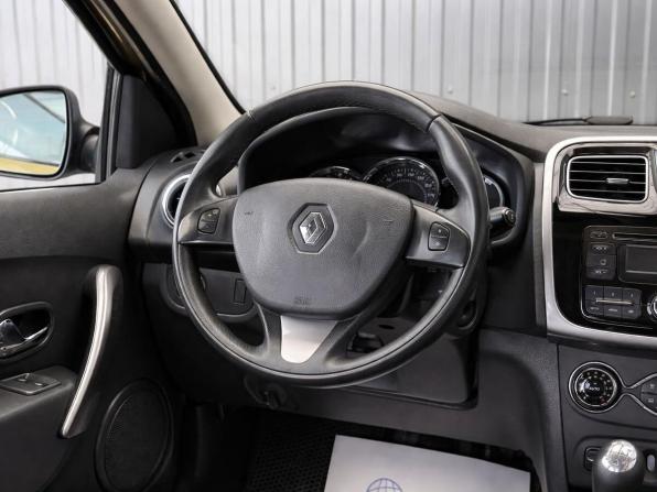 Renault Sandero II с пробегом 2016 года, цена 887 000 рублей, 116179 км, хэтчбек, Автокод Объявления