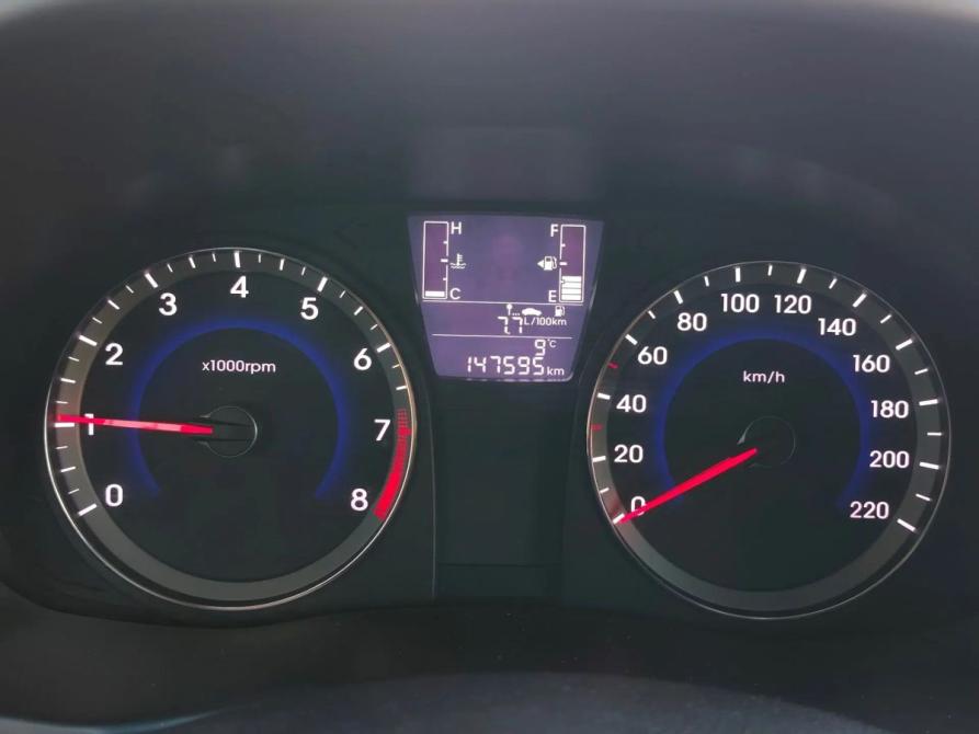 Hyundai Solaris I Рестайлинг Санкт-Петербург  - изображение 14