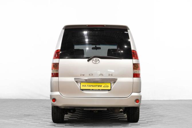 Toyota Noah I (R60) с пробегом 2000 года, цена 1 049 000 рублей, 328000 км, минивэн, Автокод Объявления