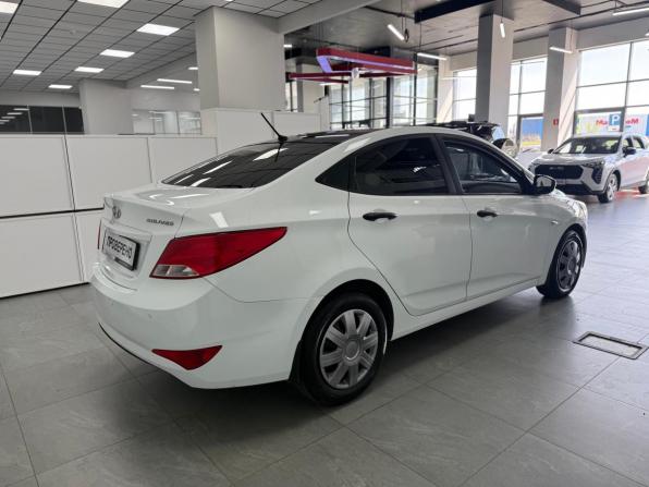 Hyundai Solaris I Рестайлинг с пробегом 2015 года, цена 999 000 рублей, 99987 км, седан, Автокод Объявления