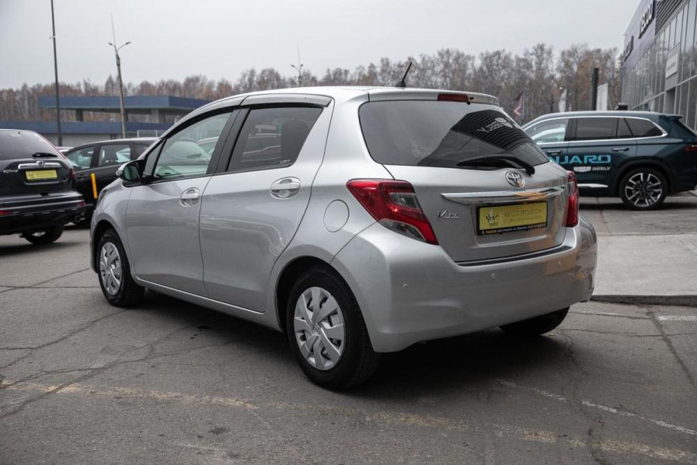 Toyota Vitz III (XP130) Рестайлинг Иркутск  - изображение 9
