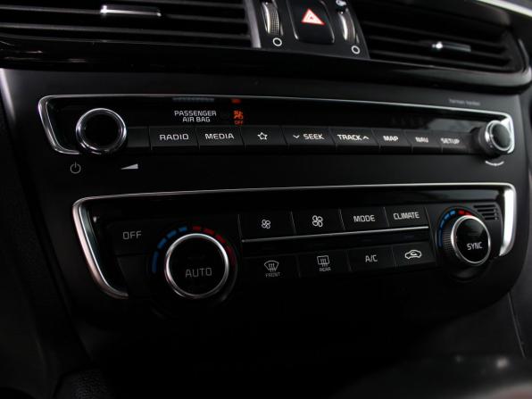 Kia Optima IV Рестайлинг с пробегом 2019 года, цена 2 099 000 рублей, 98840 км, седан, Автокод Объявления