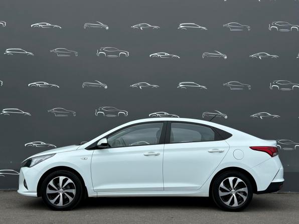 Hyundai Solaris II с пробегом 2020 года, цена 1 247 800 рублей, 92228 км, седан, Автокод Объявления