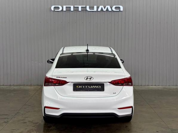 Hyundai Solaris II с пробегом 2018 года, цена 1 047 000 рублей, 99114 км, седан, Автокод Объявления