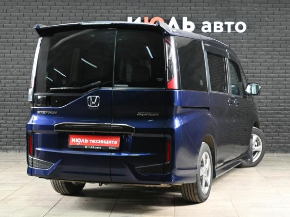 Honda Stepwgn V Рестайлинг с пробегом 2019 года, цена 2 350 000 рублей, 108497 км, минивэн, Автокод Объявления